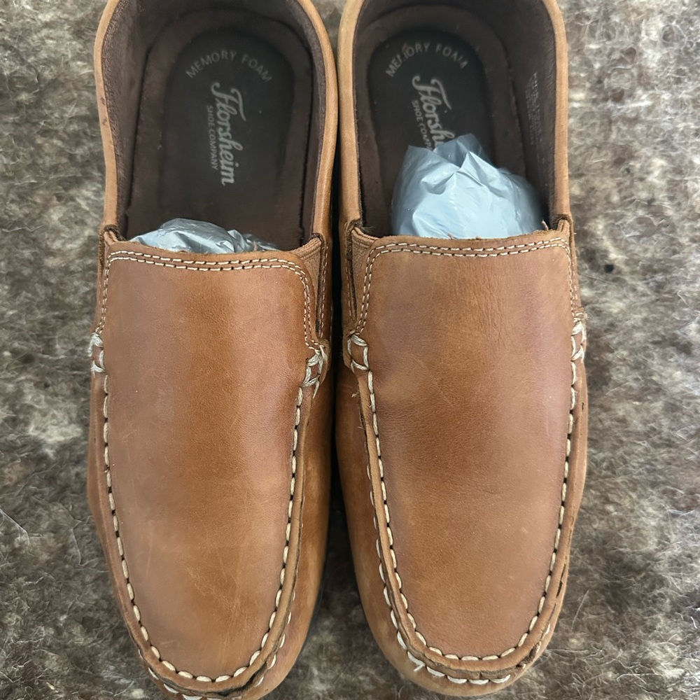Florsheim boys shoes size 5.5 W
